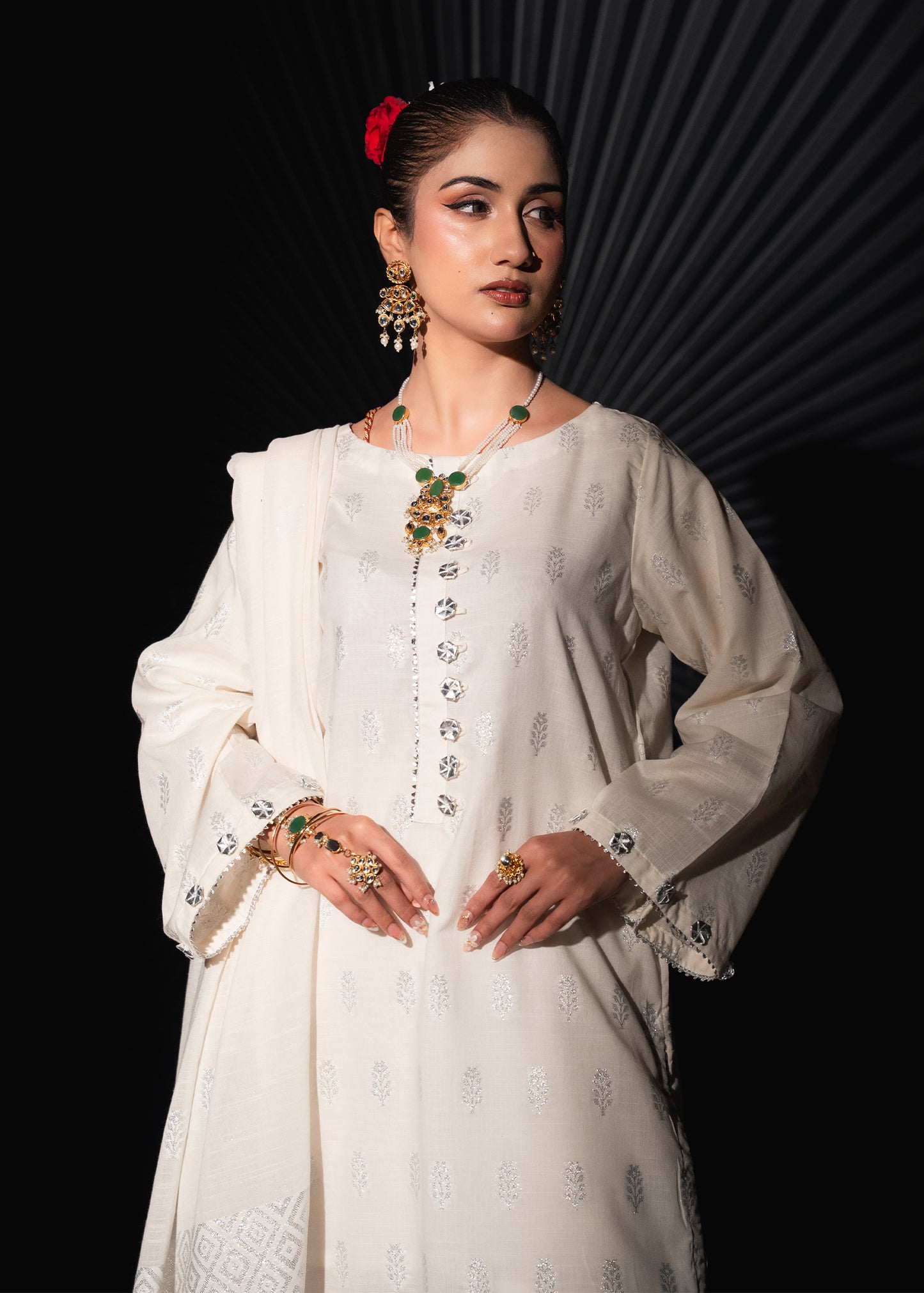 Safa-e-Noor – Silver Jacquard Three-Piece