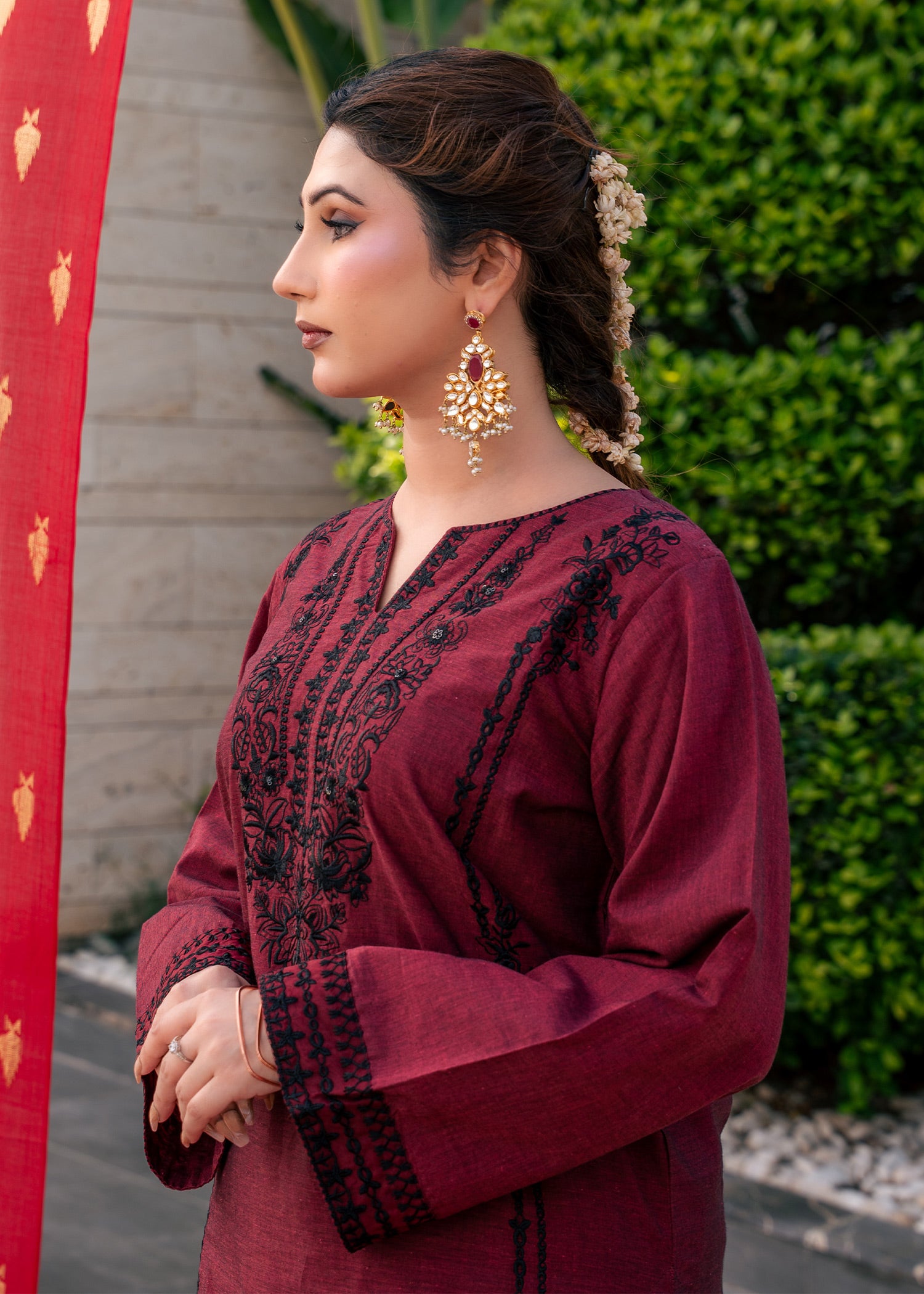 Mehrun Noir – Embroidered Two-Tone Two-Piece