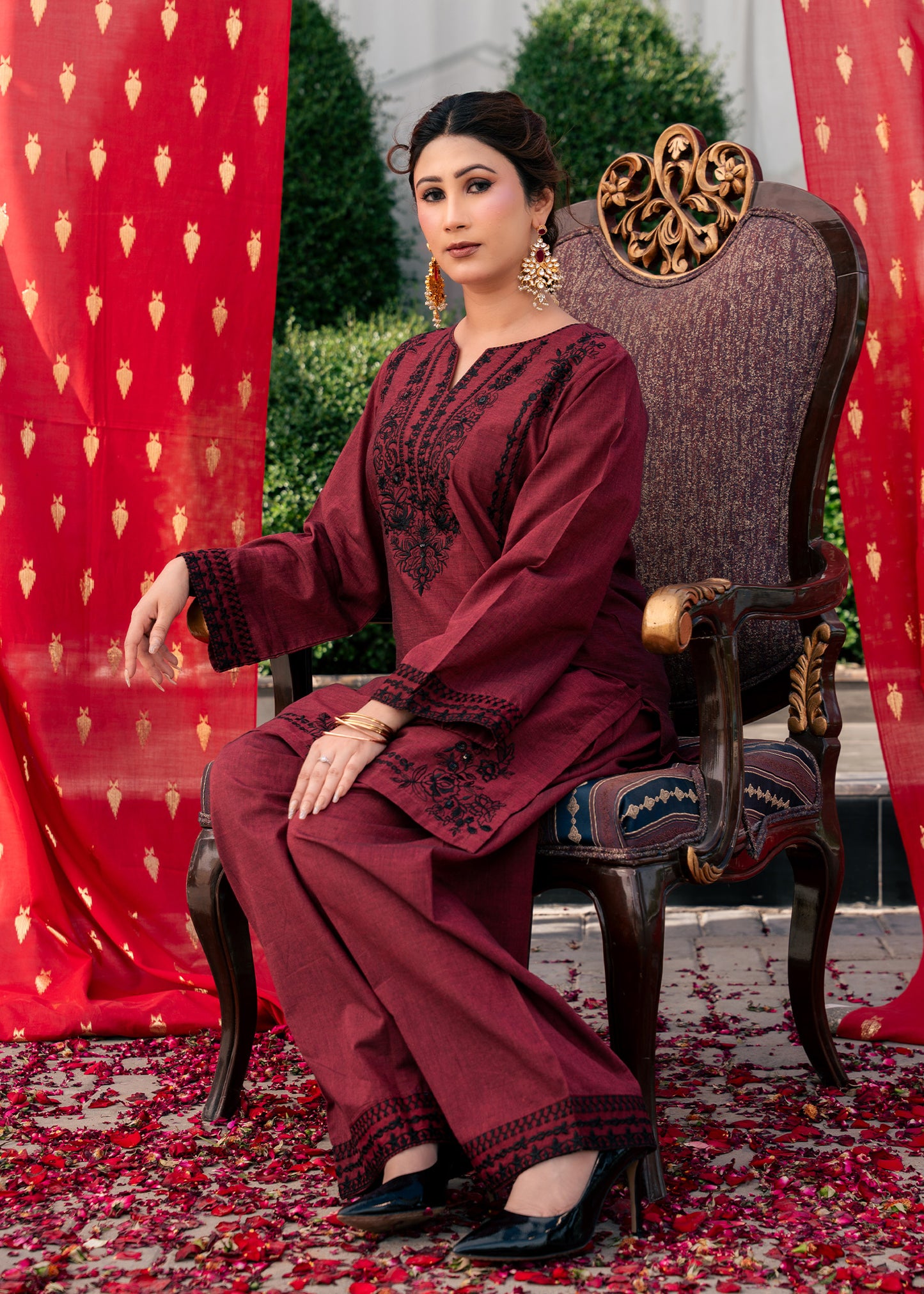 Mehrun Noir – Embroidered Two-Tone Two-Piece