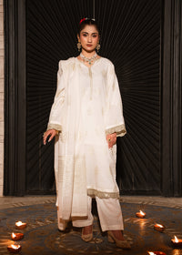 Mehr-e-Zar – Golden Jacquard Three-Piece