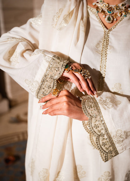 Mehr-e-Zar – Golden Jacquard Three-Piece