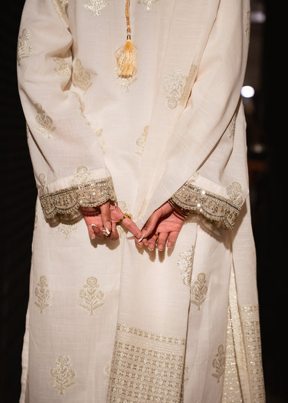 Mehr-e-Zar – Golden Jacquard Three-Piece