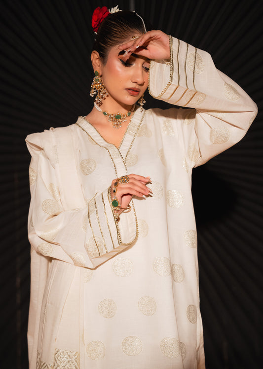 Noor-e-Zar – Luxury Jacquard Three-Piece