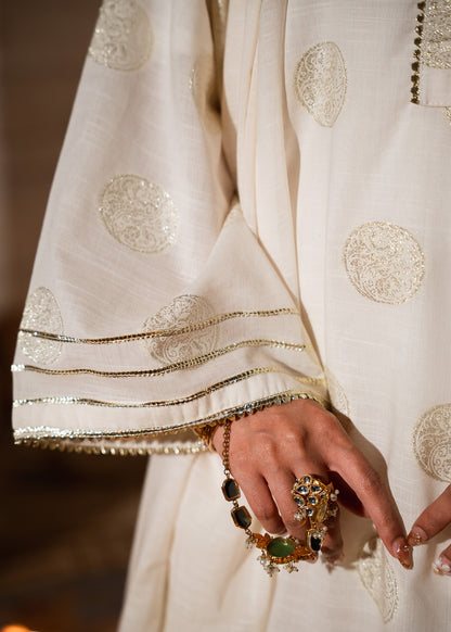 Noor-e-Zar – Luxury Jacquard Three-Piece