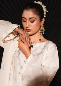 Noor-e-Safa – Silver Embellished Jacquard Three-Piece
