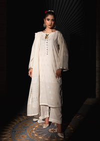 Safa-e-Noor – Silver Jacquard Three-Piece