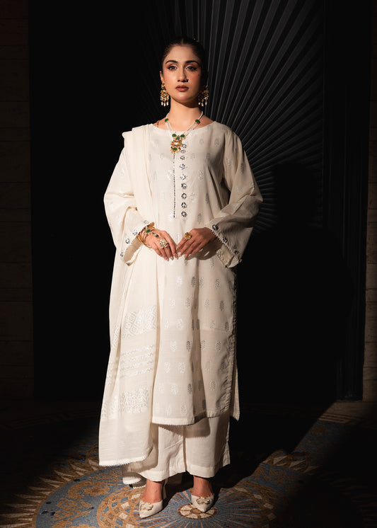 Safa-e-Noor – Silver Jacquard Three-Piece