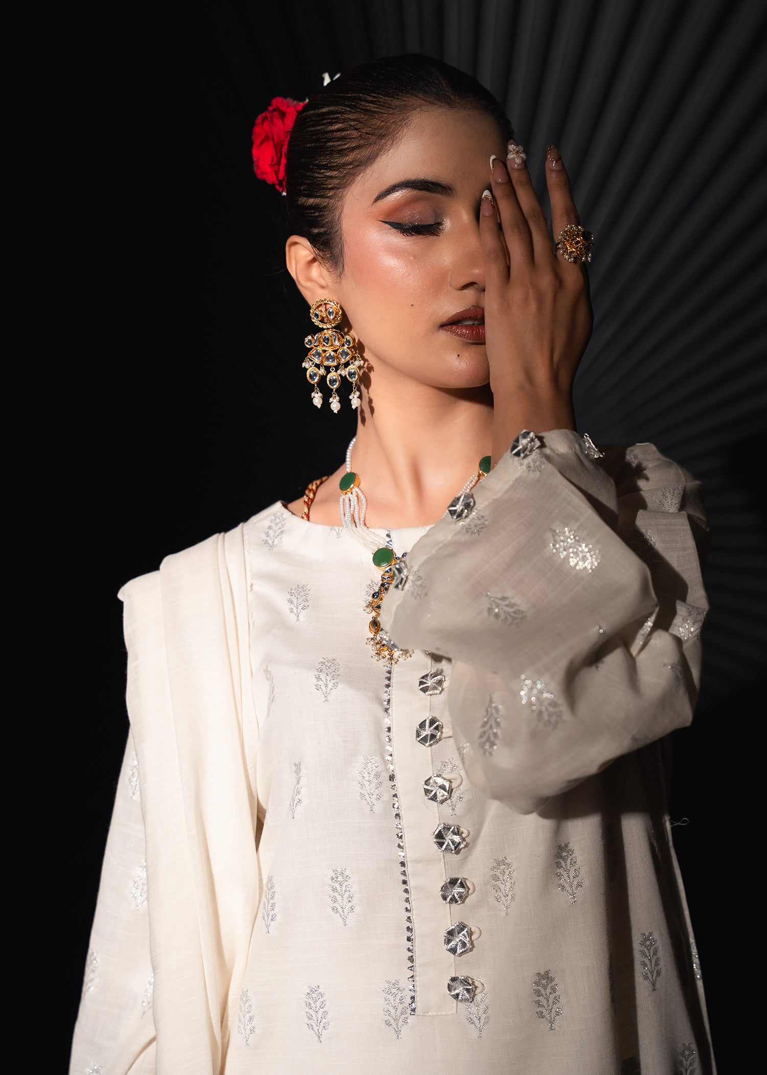 Safa-e-Noor – Silver Jacquard Three-Piece