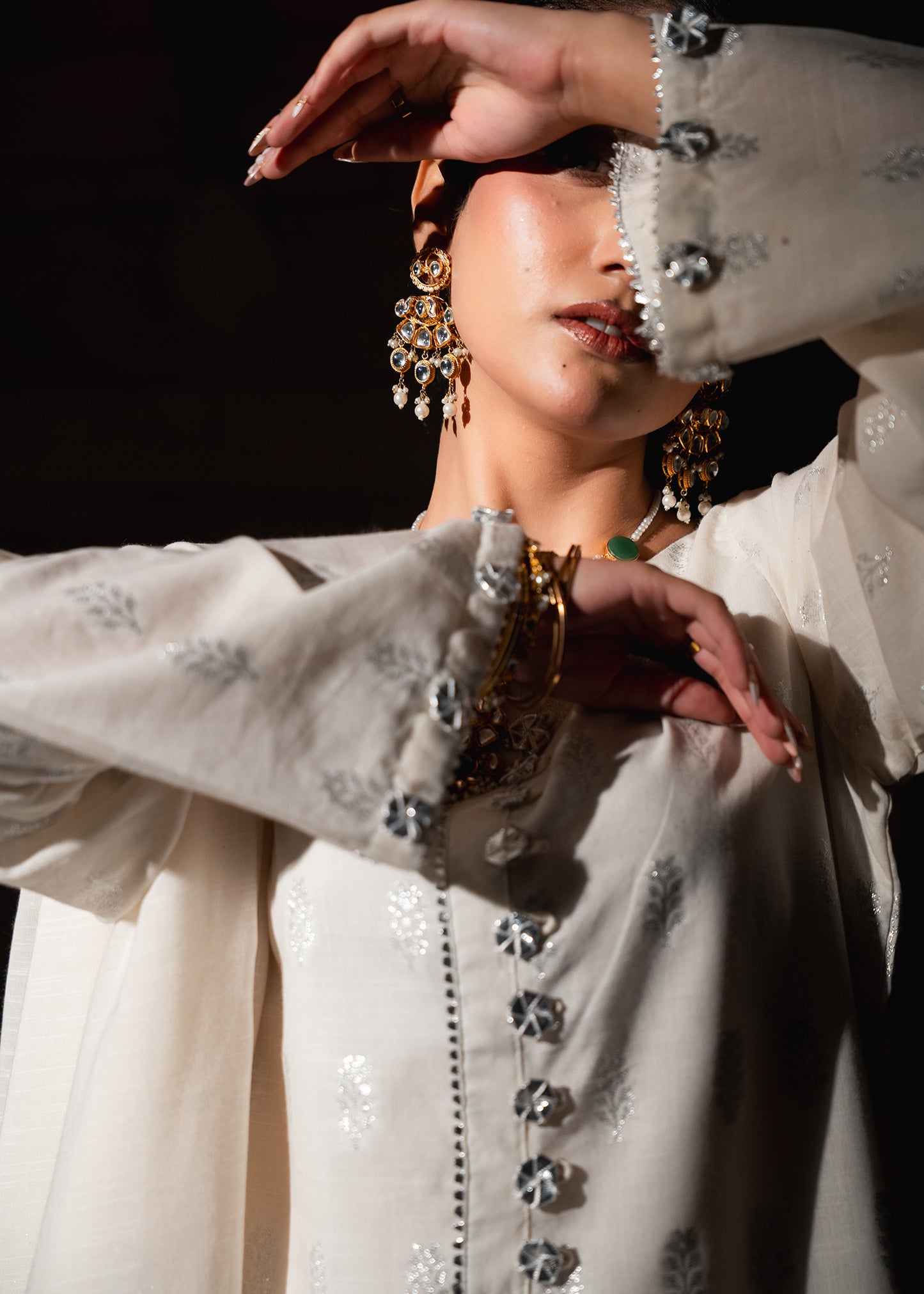 Safa-e-Noor – Silver Jacquard Three-Piece
