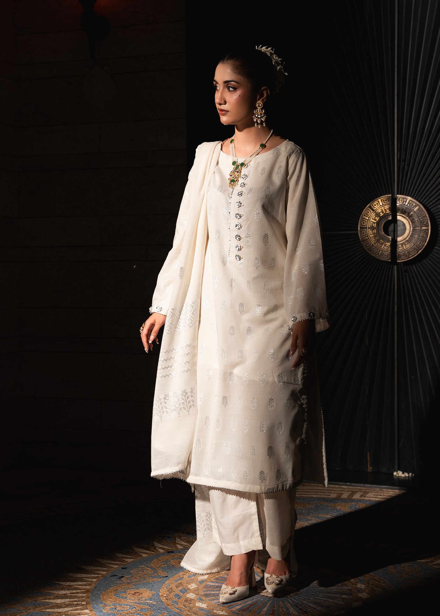 Safa-e-Noor – Silver Jacquard Three-Piece