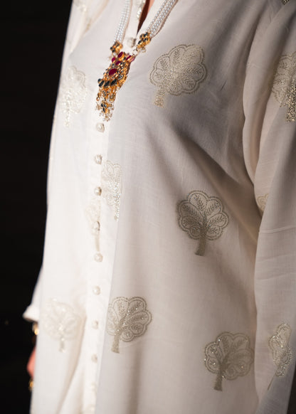 Zar-e-Noor – Golden Frock Style Jacquard Three-Piece