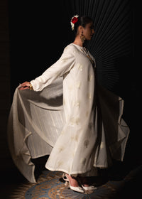 Zar-e-Noor – Golden Frock Style Jacquard Three-Piece