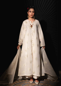 Zar-e-Noor – Golden Frock Style Jacquard Three-Piece