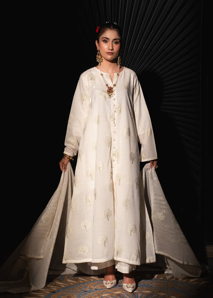 Zar-e-Noor – Golden Frock Style Jacquard Three-Piece