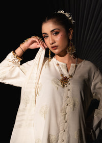 Zar-e-Noor – Golden Frock Style Jacquard Three-Piece